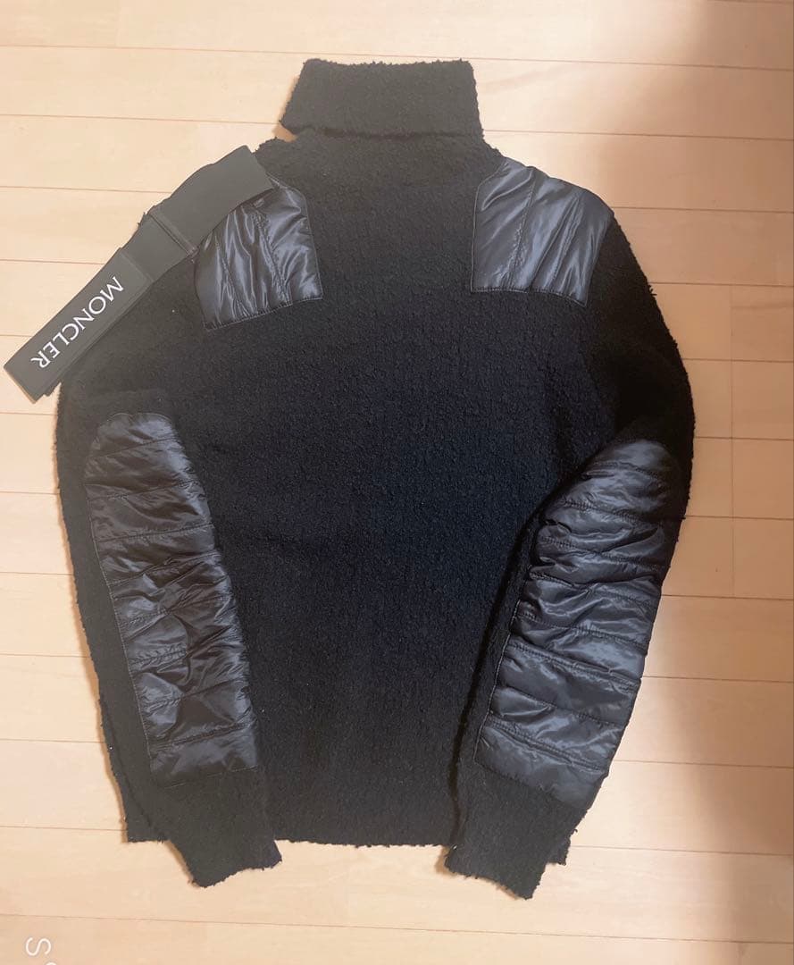 MONCLER タートルネックニットセーター　サイズ M