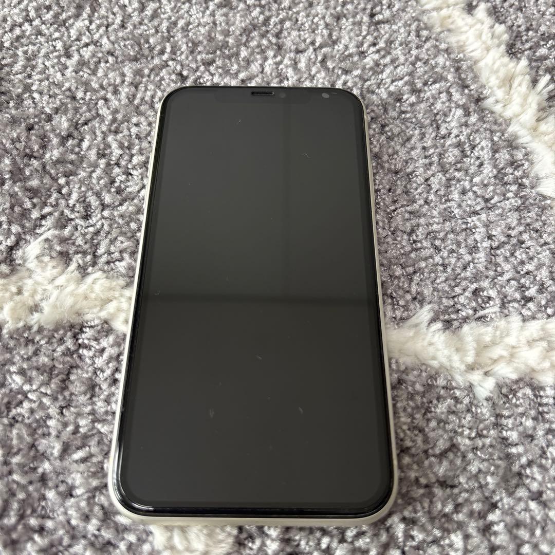 iPhone11　本体　ホワイト　128GB