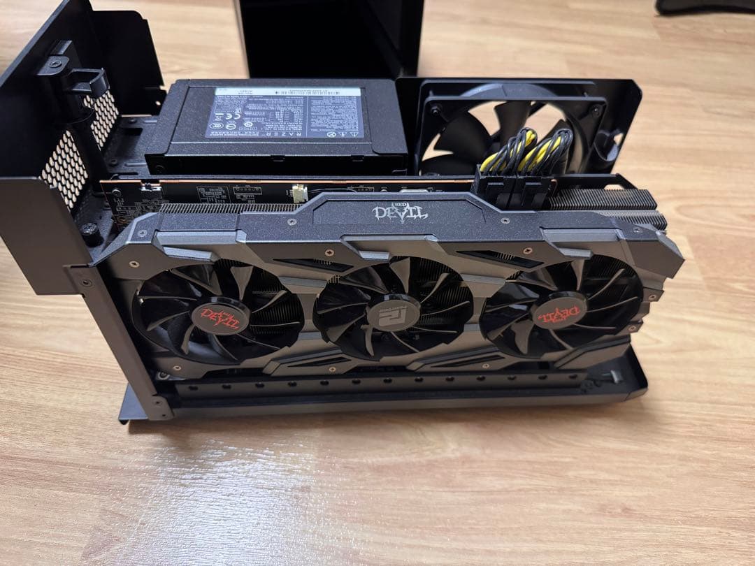 その他 Radeon RX 5700 XT +Razer Core X Chroma