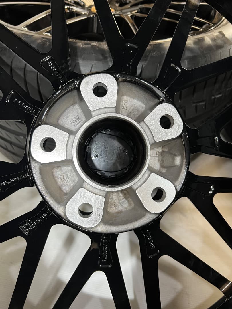 新型 ★ポルシェ カイエン E3 RSスパイダー9Y0 タルモ 純正 21インチ