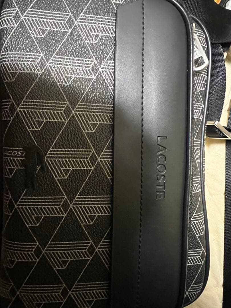 LACOSTE ショルダーバッグ