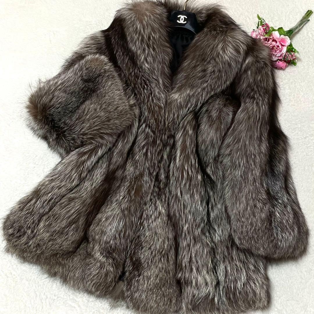 ボリューム◎SAGA FOX 金サガ シルバーフォックス 本毛皮 ファーコート