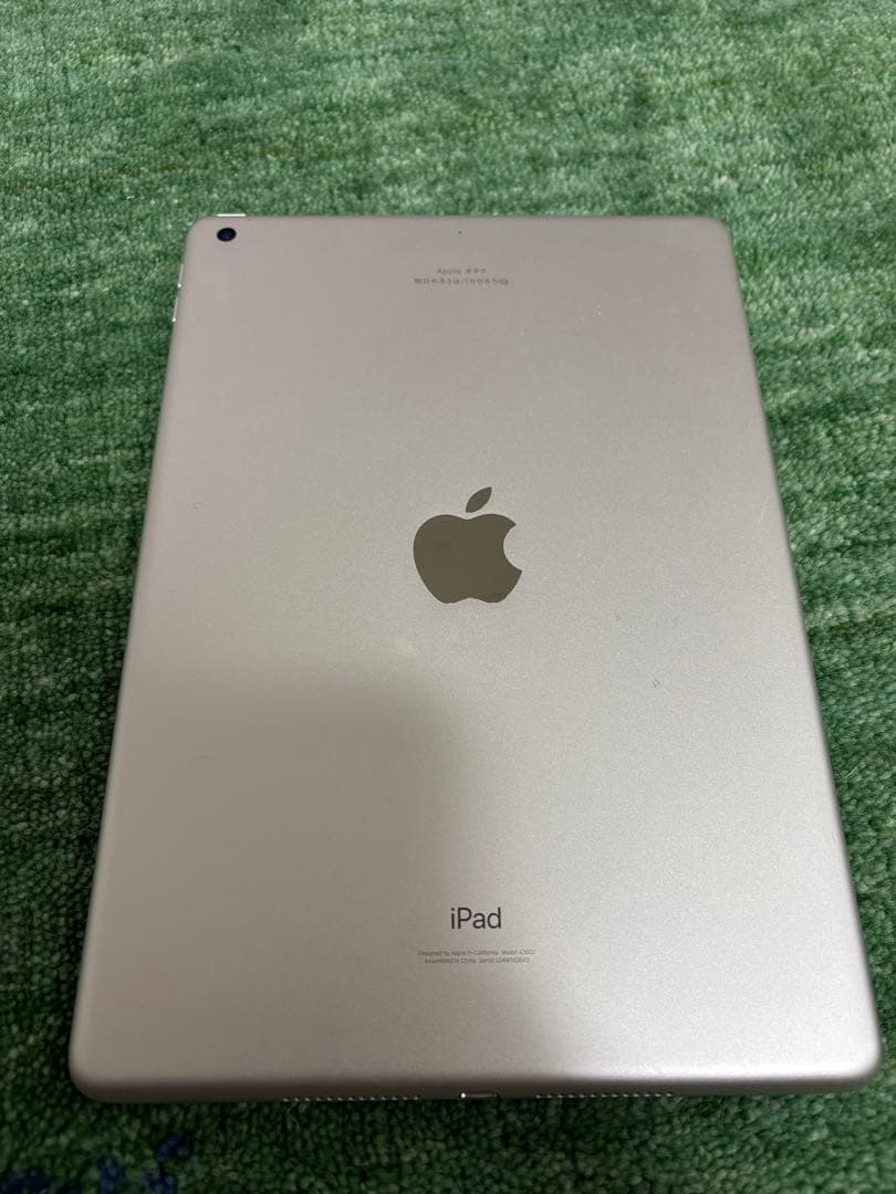 【本物】Apple iPad (第9世代) 64GB アップル　付属品あり