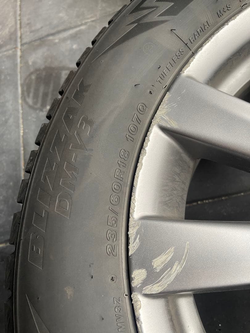 ブリヂストン BLIZZAK DM-V3 235/60R18 18インチ