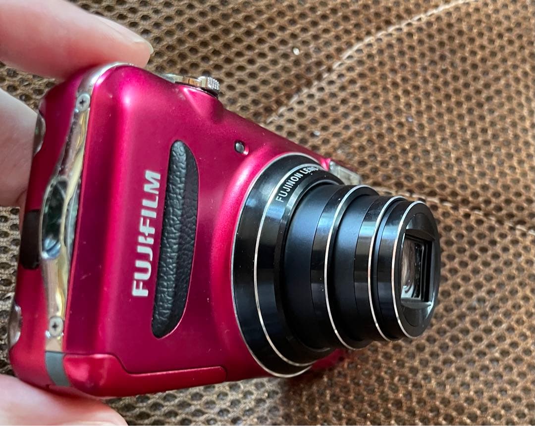 デジタルカメラ　フジフィルム　FINEPIX T300 レッド　動作確認済み