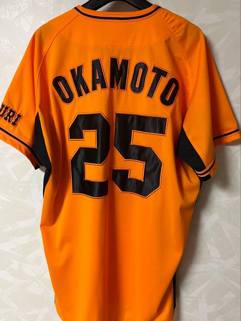 ジャイアンツ　巨人　　岡本和真　ユニフォーム　橙魂ユニ　オレンジ