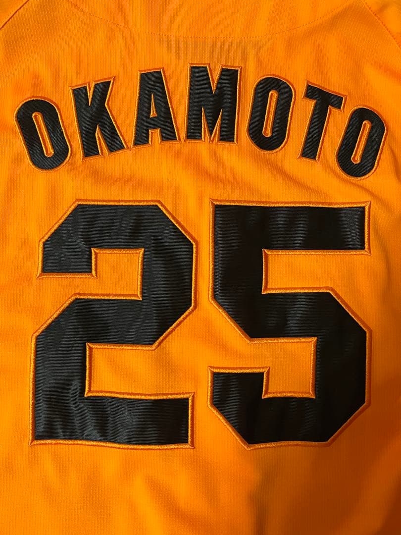 ジャイアンツ　巨人　　岡本和真　ユニフォーム　橙魂ユニ　オレンジ