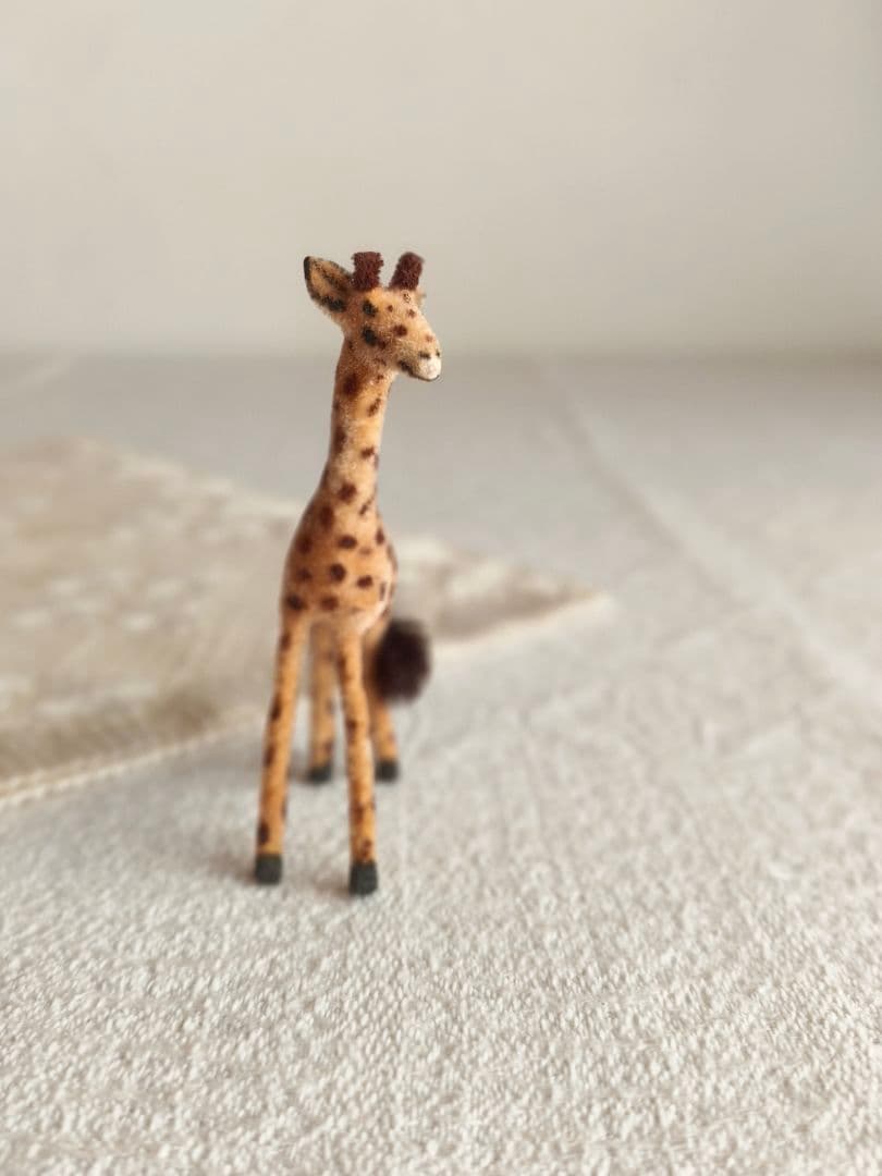 【ちびたんさま】vintage figure ୨୧ 子どもの キリンさん