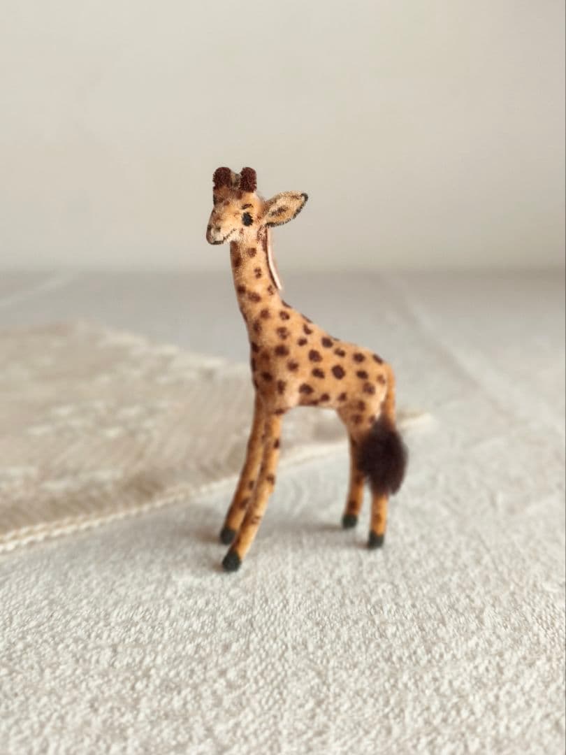 【ちびたんさま】vintage figure ୨୧ 子どもの キリンさん