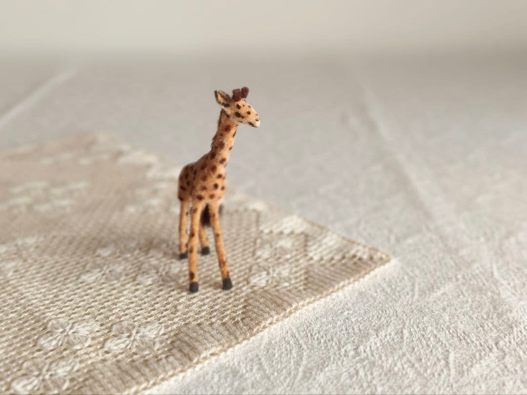 【ちびたんさま】vintage figure ୨୧ 子どもの キリンさん