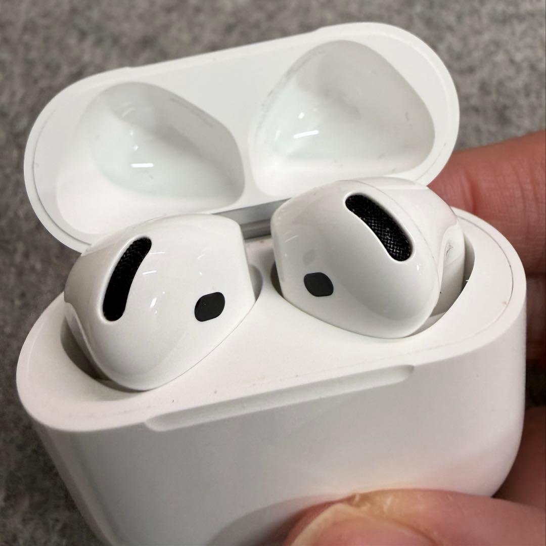 【美品】AirPods 4（ANC搭載モデル）｜2025年11月購入