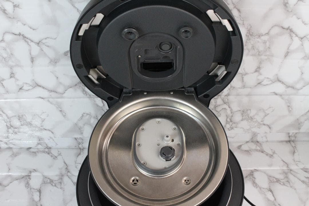 ♡Panasonic ビストロ 可変圧力IHジャー SR-V18BA-K