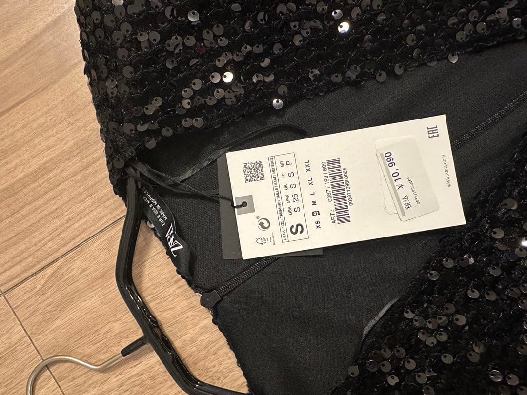 新品タグ付　ZARA スパンコールミニワンピース