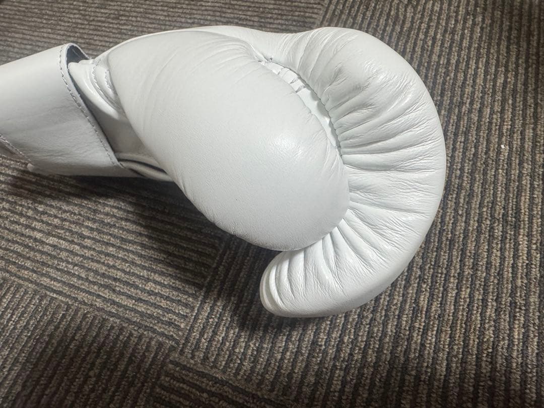 〔ウイニング〕Winning ボクシンググローブ マジックテープ8oz ホワイト