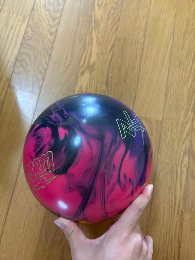 ボウリングキャリーバック2つ入り Stormボール2個付き