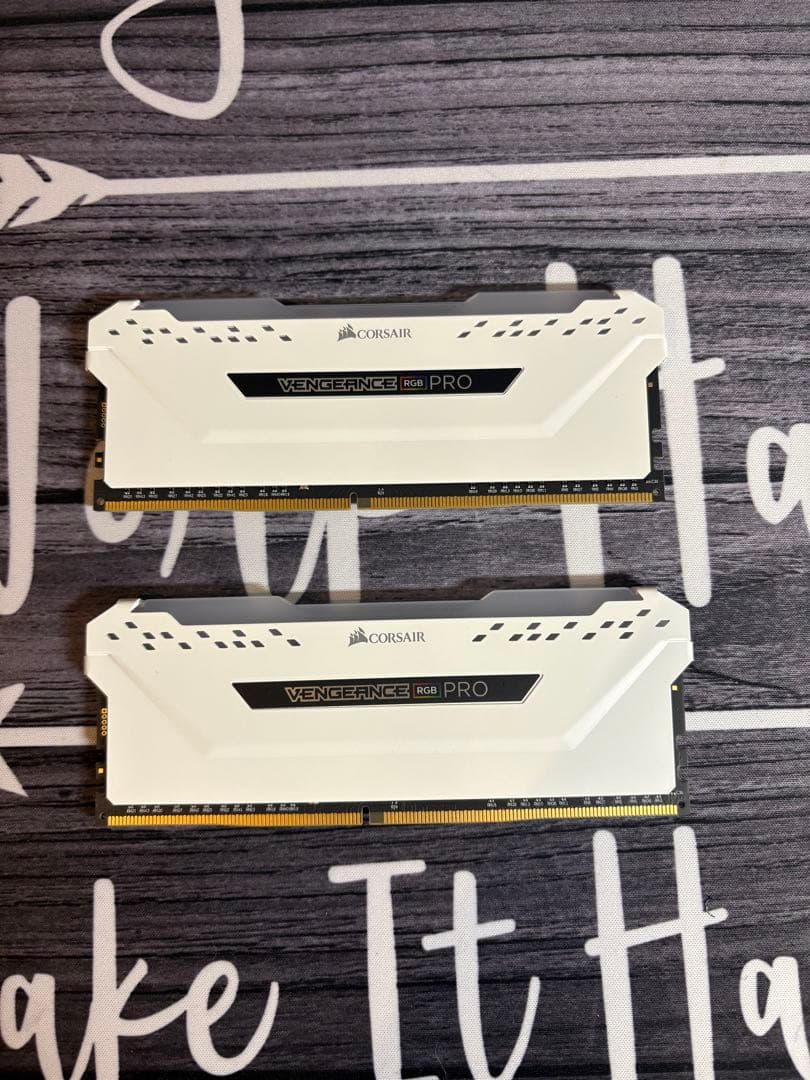 CORSAIR VENGEANCE RGB PRO DDR4 メモリ