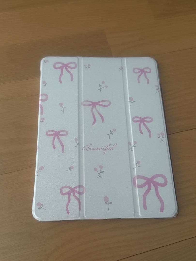 iPad (第8世代) リボン柄ケース付き　ジャンク