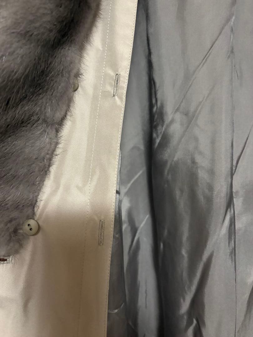 エンバミンクコート　シルク　訳あり（ライナー無）　ミンク取り外し可　グレー