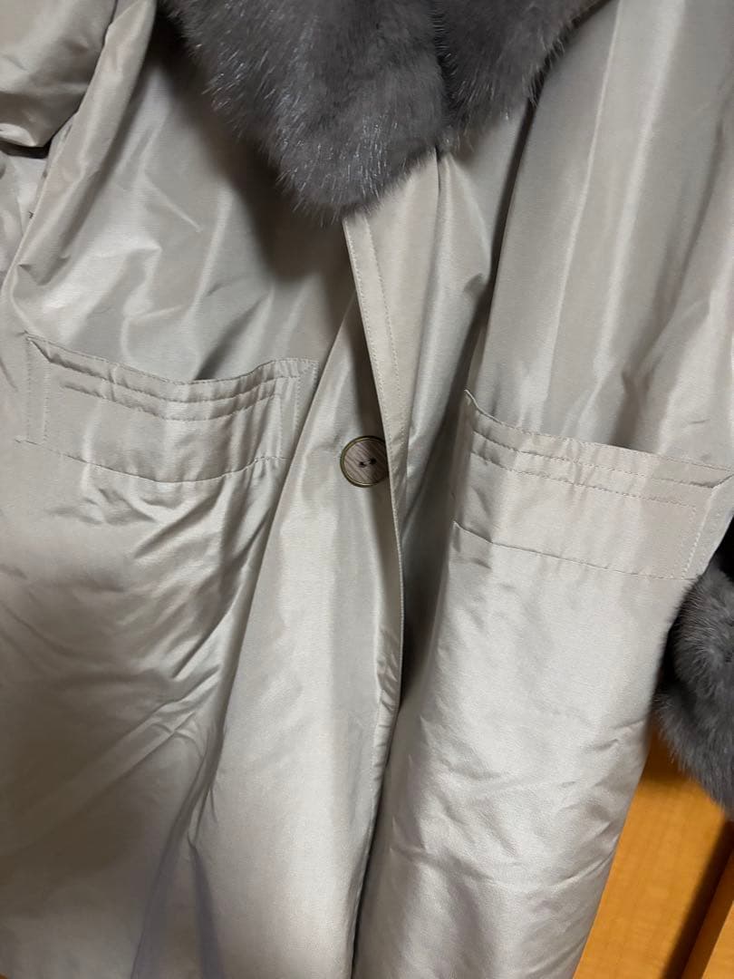 エンバミンクコート　シルク　訳あり（ライナー無）　ミンク取り外し可　グレー