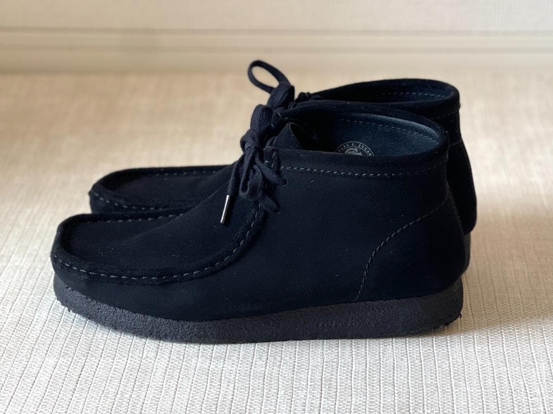 【美品】クラークス ワラビー ブーツ（ブラックスエード）