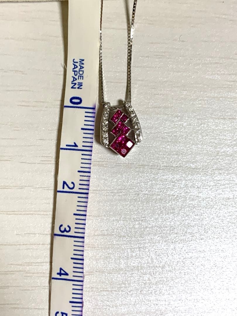 VERITE ネックレス