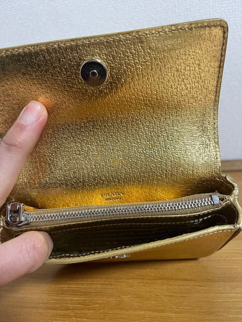 PRADA ゴールド クラッチバッグミニ