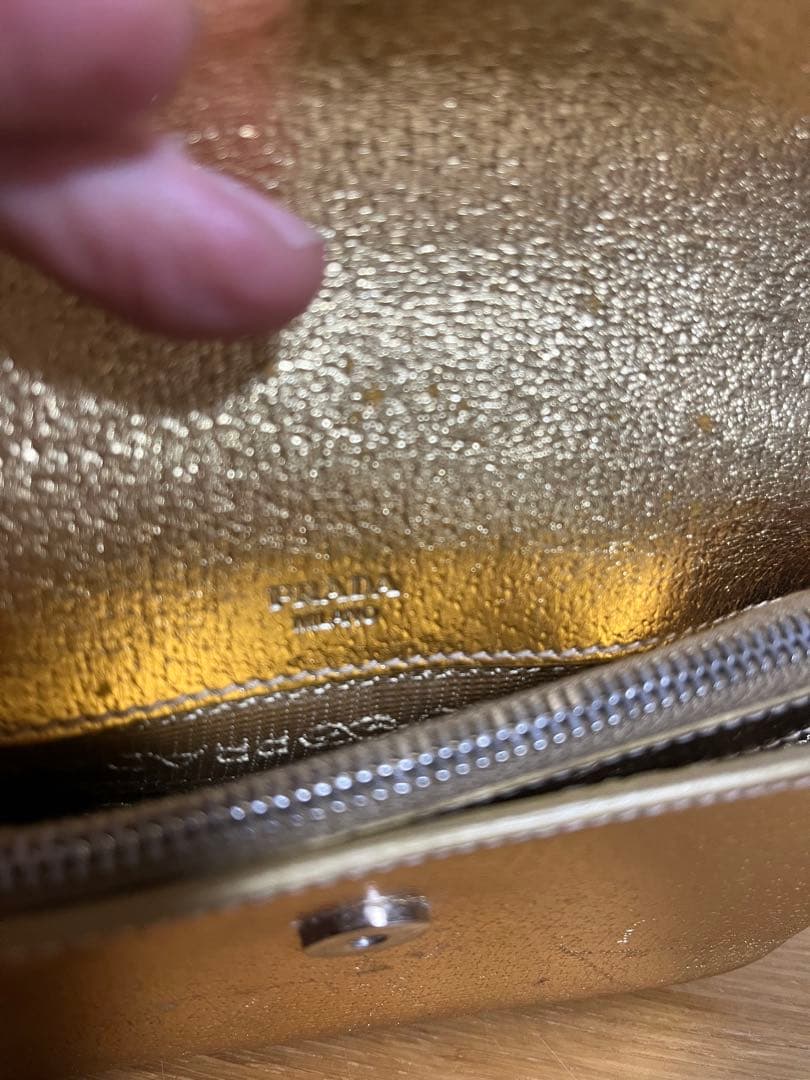 PRADA ゴールド クラッチバッグミニ