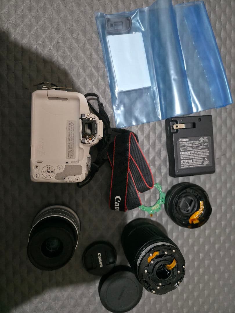 ジャンク品 Canon EOS デジタル一眼レフカメラ 本体とレンズ2本