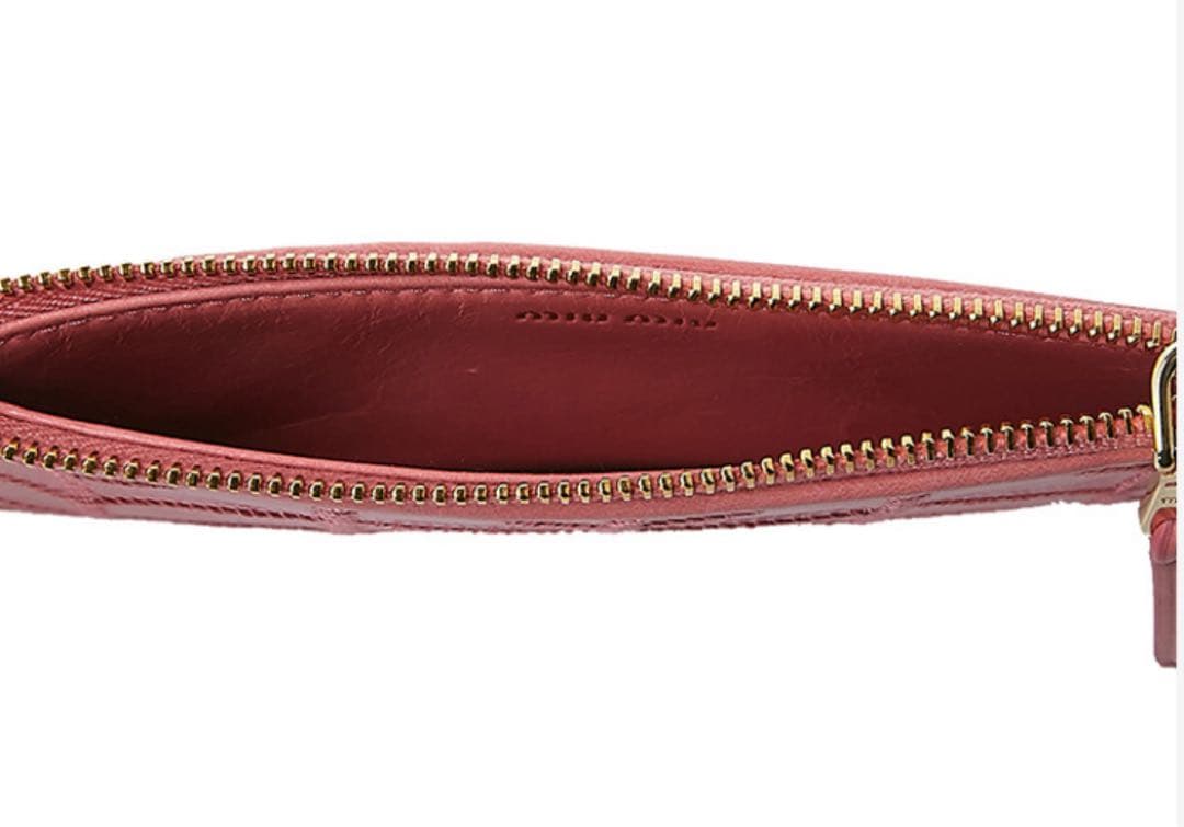 【にゃん】MIUMIU ミュウミュウ フラグメントケース