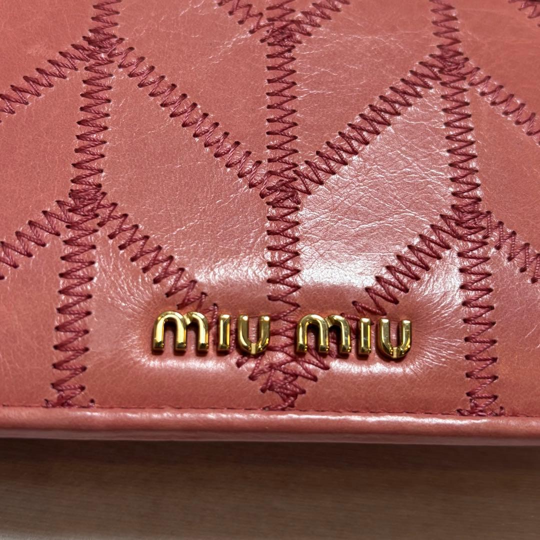 【にゃん】MIUMIU ミュウミュウ フラグメントケース