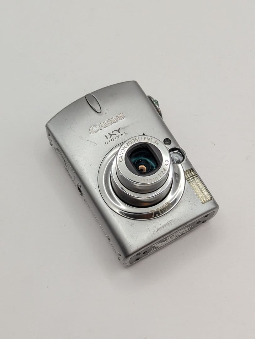 Canon IXY DIGITAL 700 シルバー