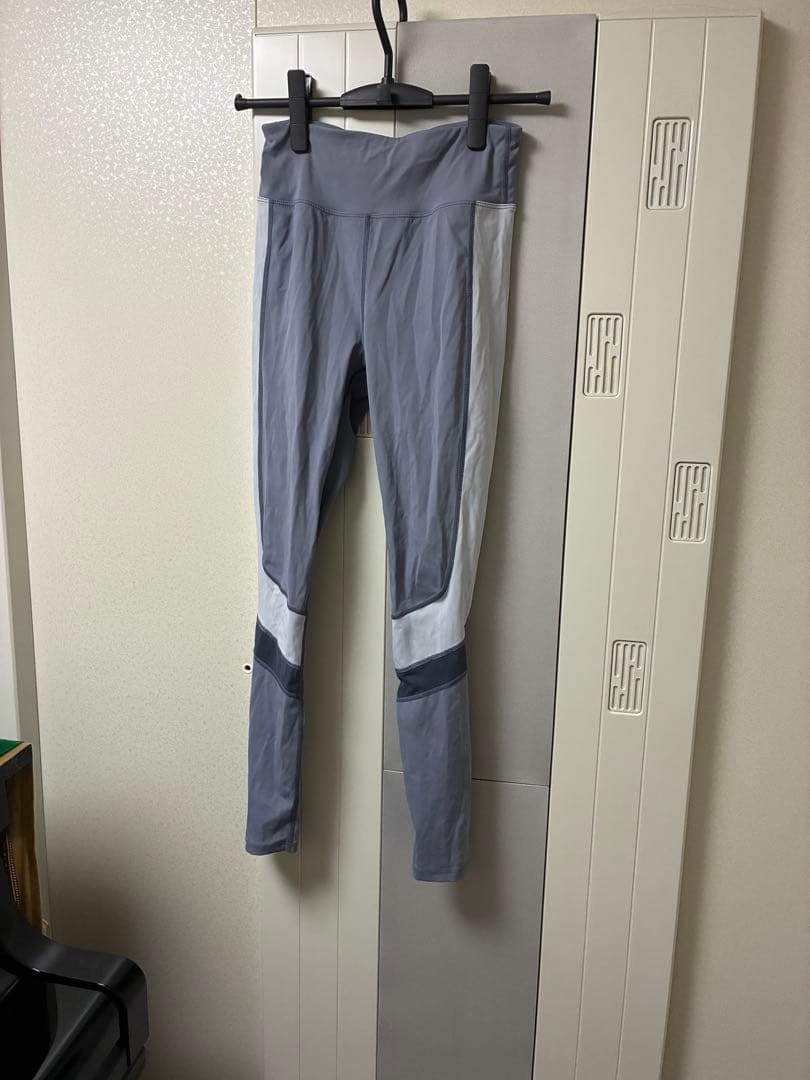 FEELCYCLE アパレル　グレー　S 上下セット　ブラトップ　トレーニング