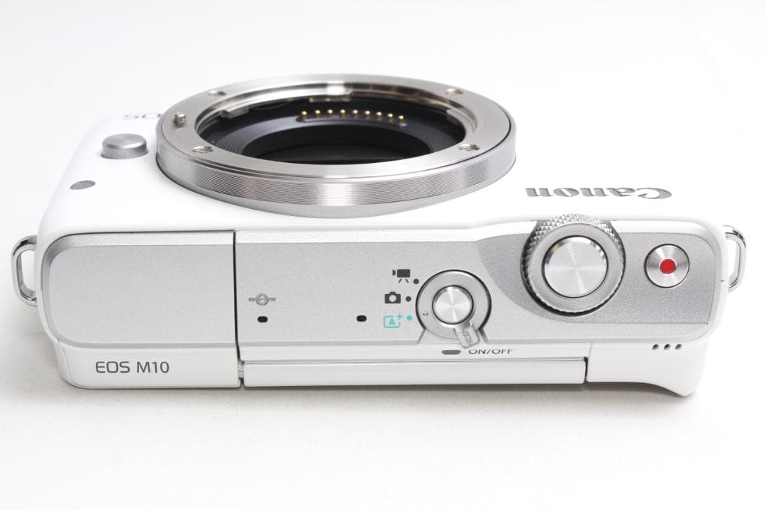 ❤️Wi-Fiでシェア＆自撮り❤️Canon EOS M10 レンズキット