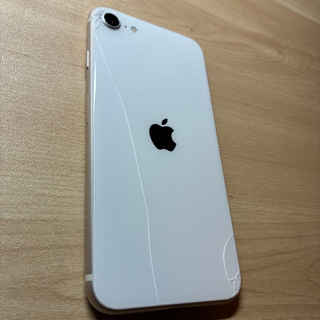 Apple iPhone SE 第3世代 スターライト 64GB 背面ヒビ有り