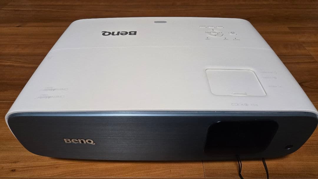 【入手困難】BenQ TK850（4Kプロジェクター）使用38時間（ほぼ新品）