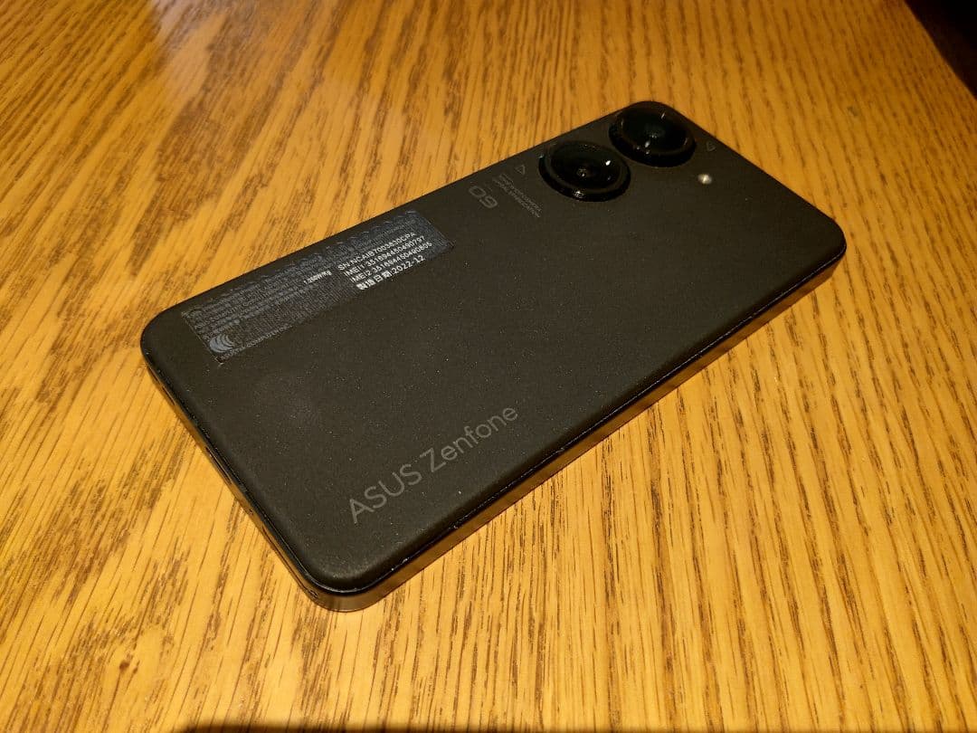 ASUS Zenfone 9 本体　RAM 16GB ROM 256GB