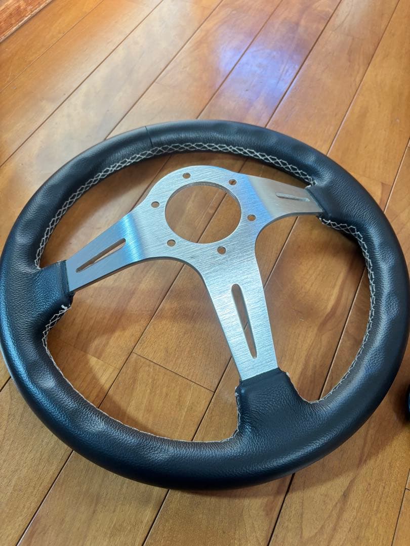 Renown ステアリング