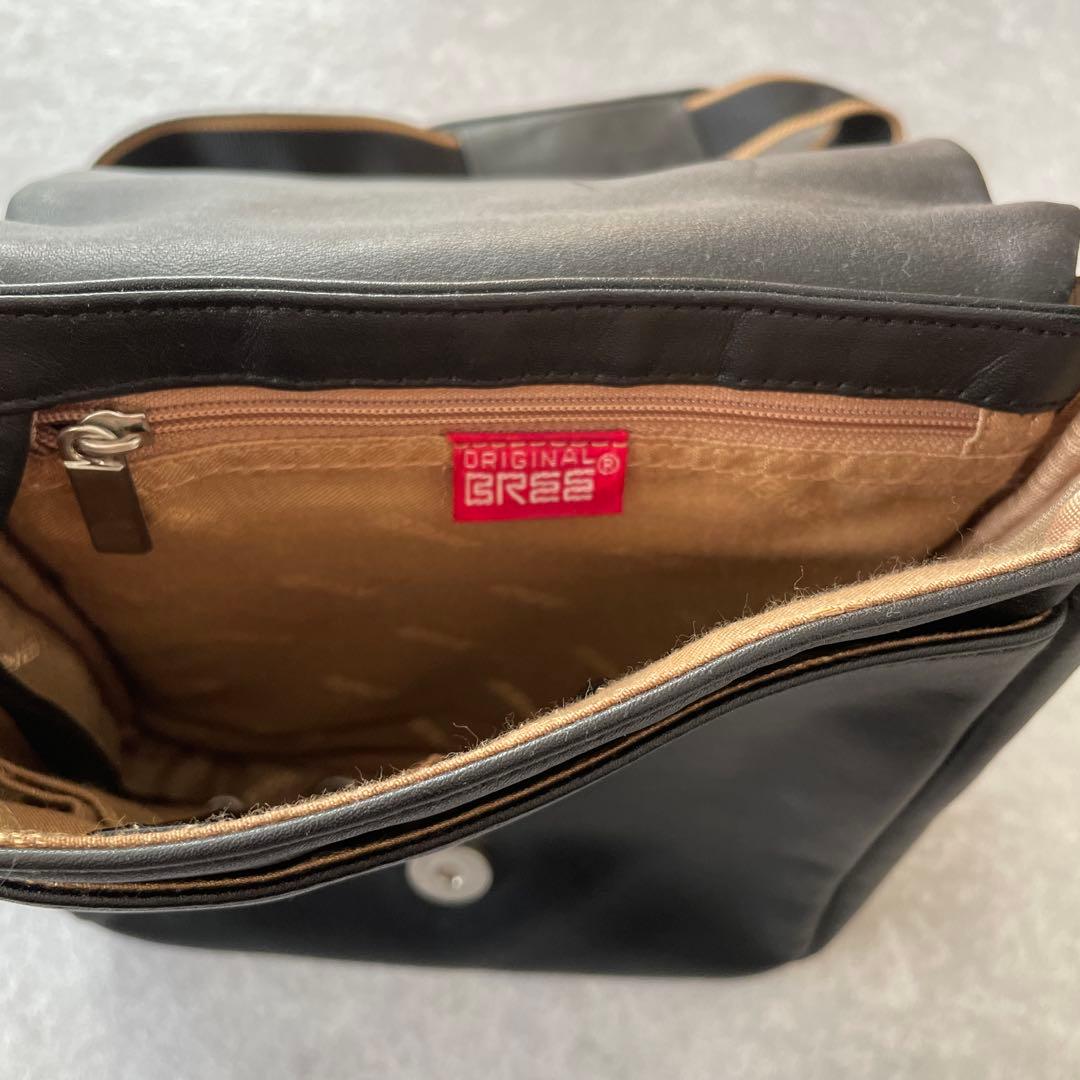 美品 ブリー BREE フラップショルダーバッグ ブラック