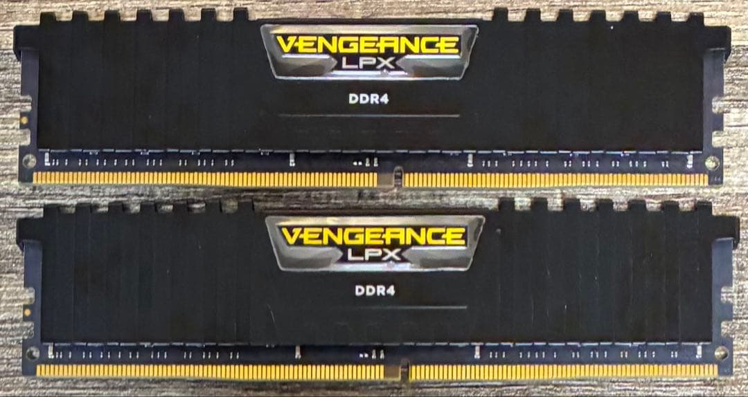 【中古】DDR4-2666 32GB(16GB×2枚) CORSAIR