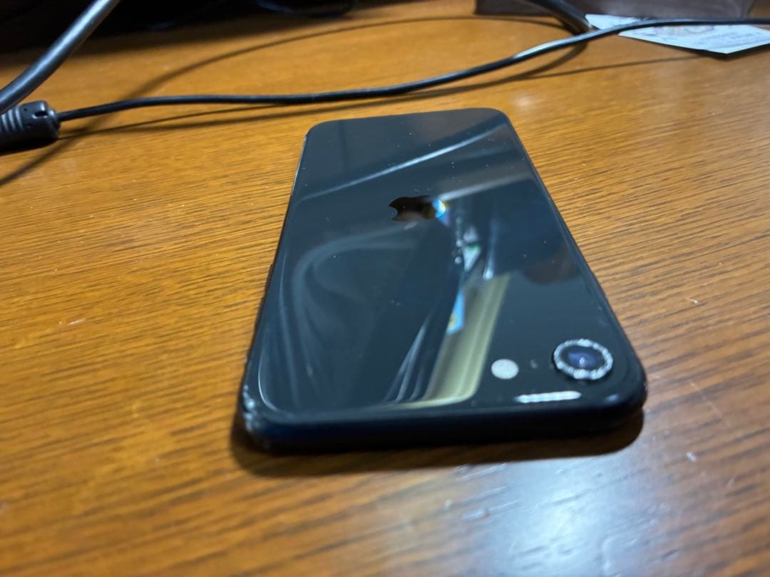 iPhoneSE(第二世代)ブラック 本体 SIMフリー　傷あり