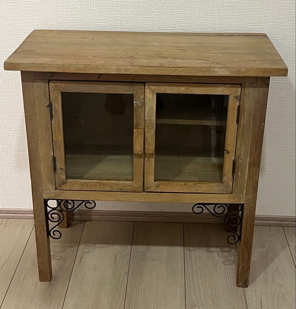 【Sale最終価格】 脚のアイアン飾りが素敵な脚飾付フレンチキャビネット