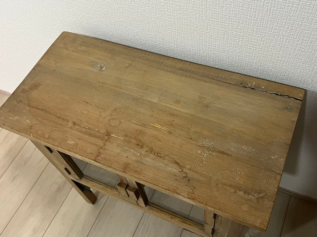 【Sale最終価格】 脚のアイアン飾りが素敵な脚飾付フレンチキャビネット