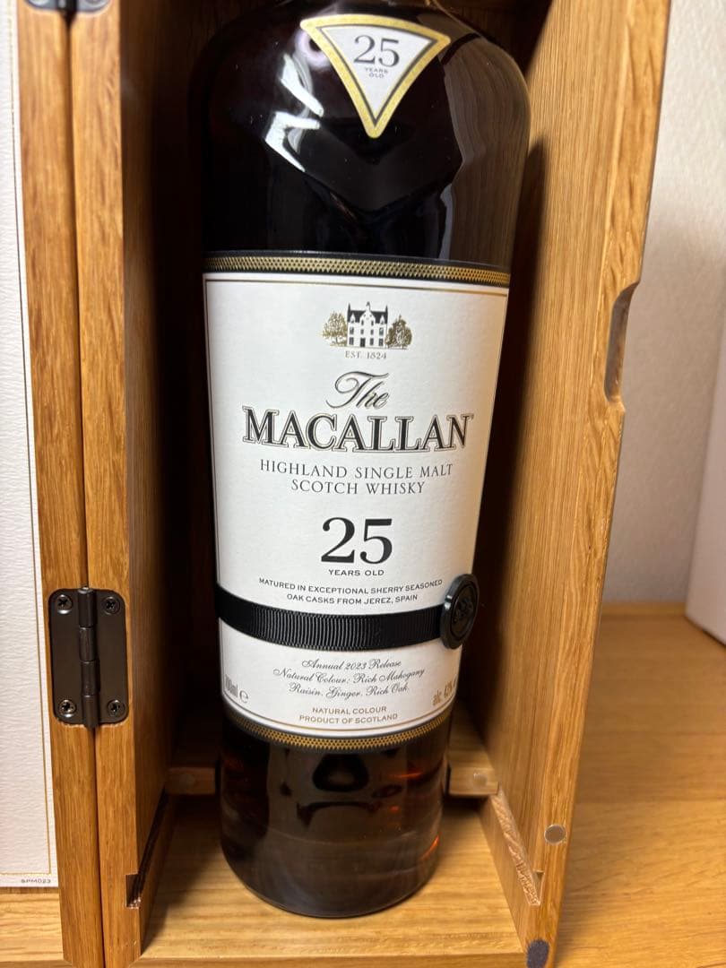 The Macallan 25年 【新品未開栓・サントリー正規品】