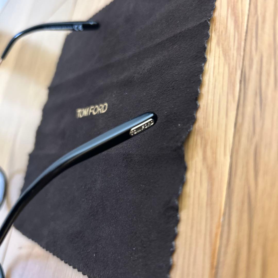 トムフォード サングラス TOM FORD TF672 01V