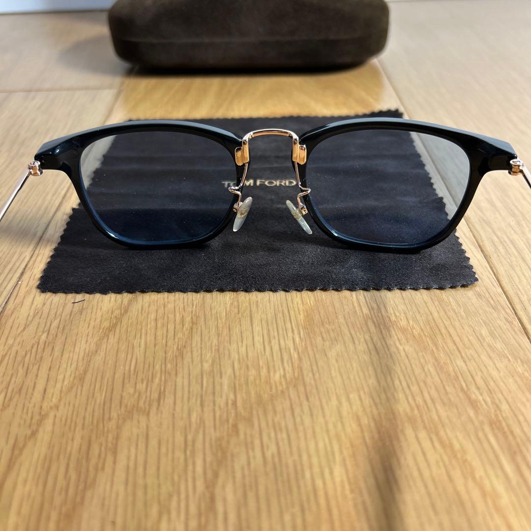 トムフォード サングラス TOM FORD TF672 01V