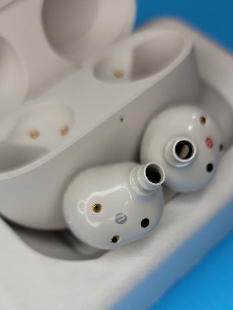 【美品】SONY WF-1000XM5（S）プラチナシルバー