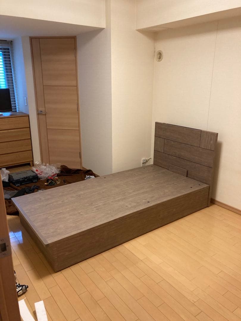 シングルベッドフレーム 跳ね上げ式収納付き（マットレス　ハード付）1セット