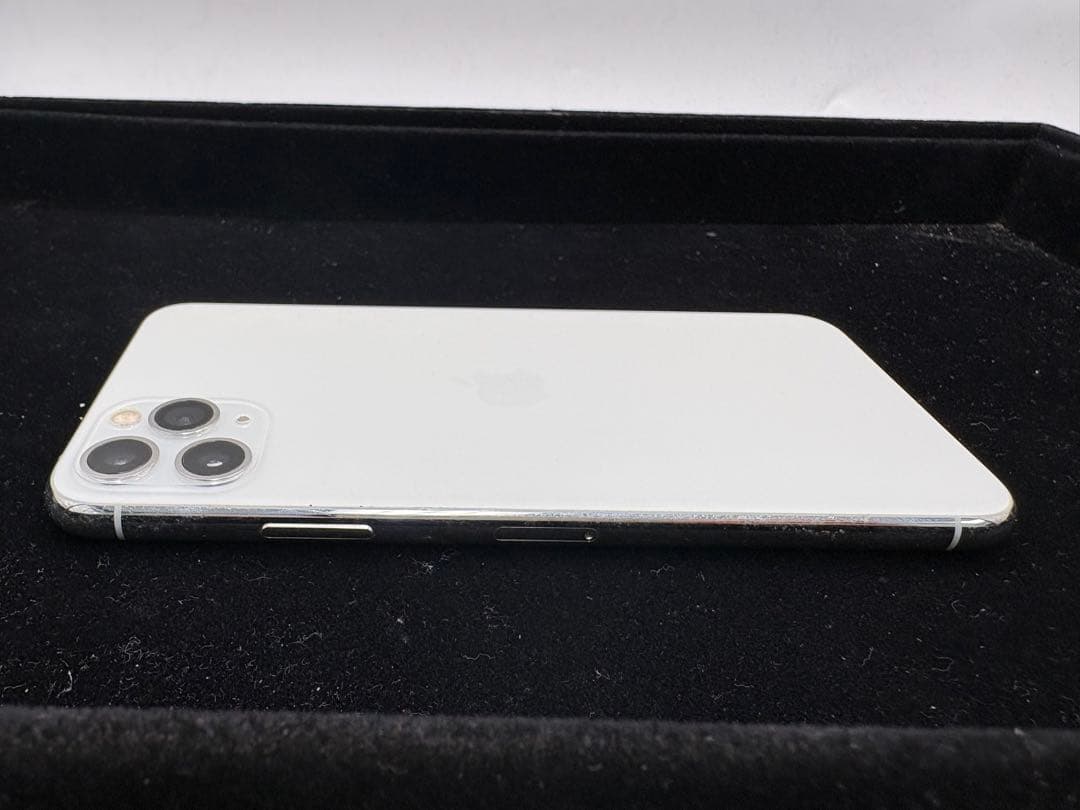 iPhone 11 Pro max 64GB シルバー　バッテリー残量76%