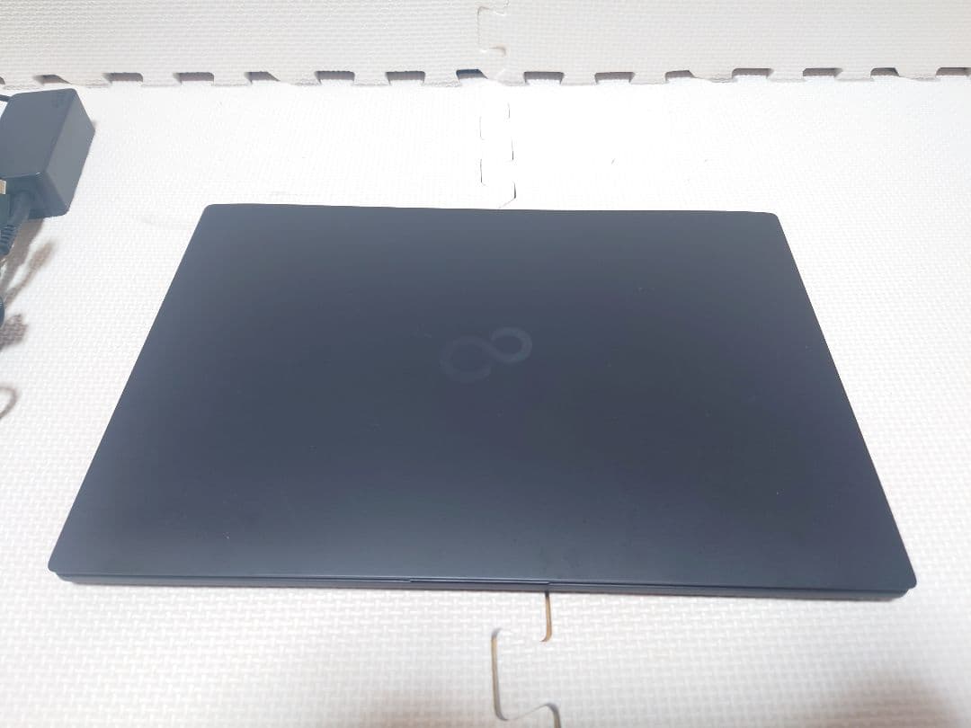 富士通Lifebook U9313/N i5-1345U最新770g超軽量PC①