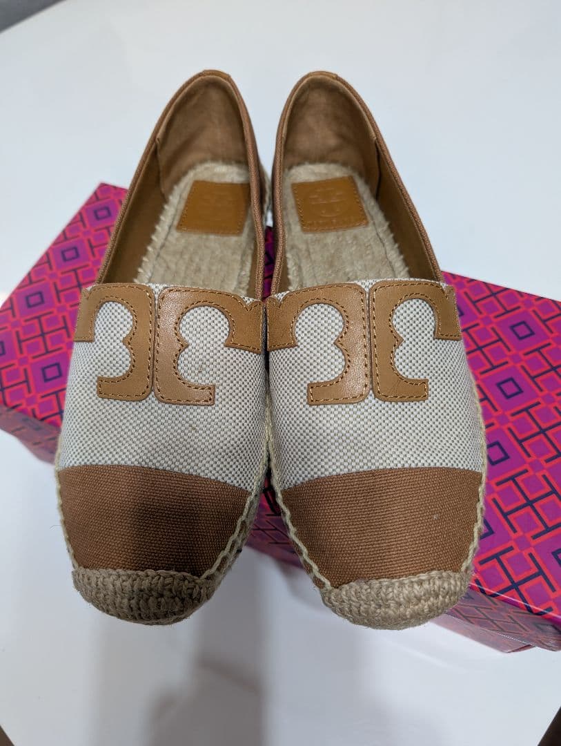 bell39　新品トリーバーチ　エスパドリーユスタイルシューズ23.5